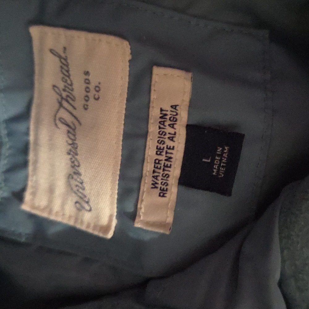 Universal Thread Water Resistant Jacket - Picture 4 of 4